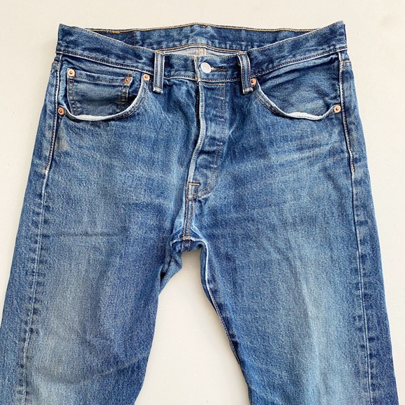 Levi’s Classic 501s - Picture 5 of 9